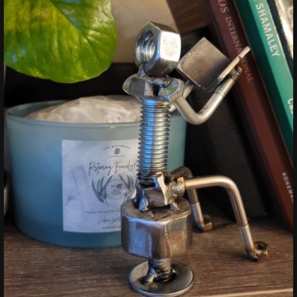 Scrap Metal Handmade Figure - Picture 3 of 3